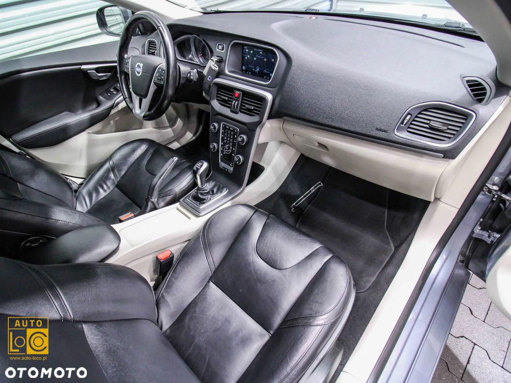 Volvo V40 D2 Summum - 9