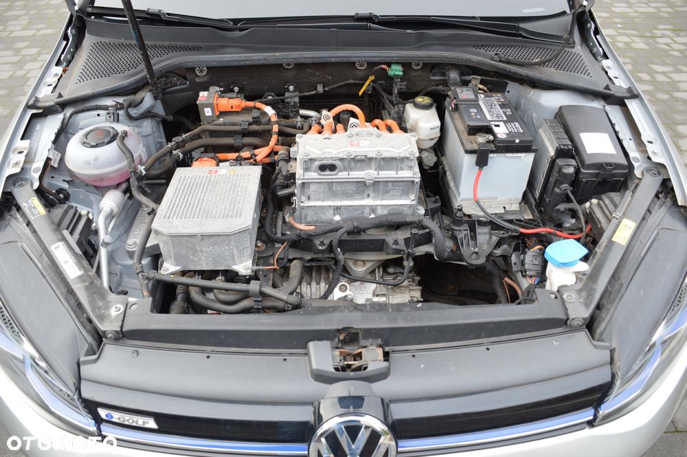 Volkswagen Golf - 35