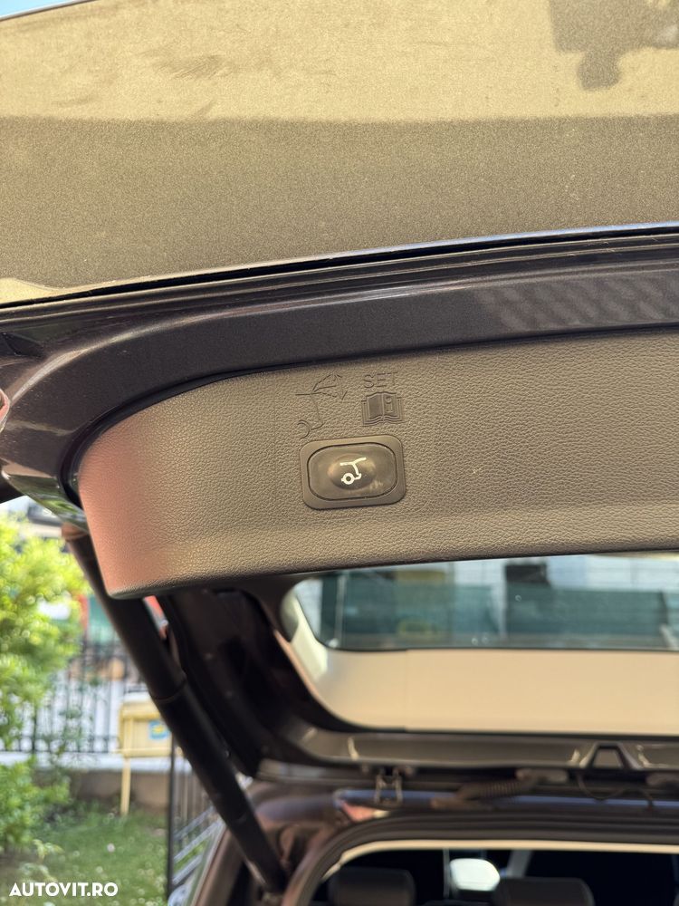 Ford Kuga 2.0 TDCi 4WD Powershift ST-Line - 19