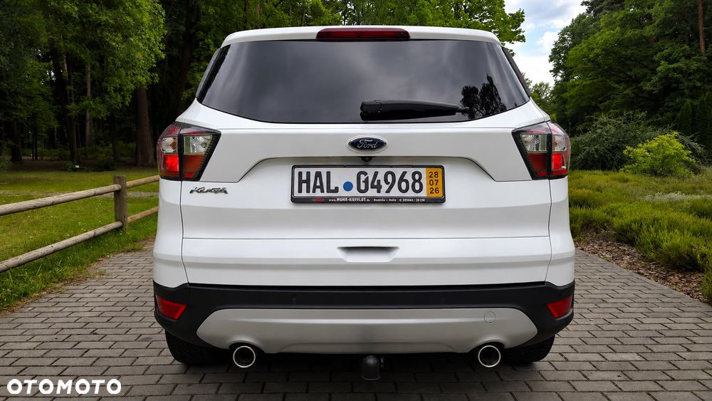 Ford Kuga 2.0 TDCi 2x4 Titanium - 4