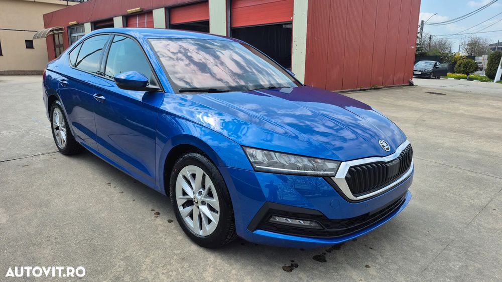 Skoda Octavia 2.0 TDI DSG Ambition - 1
