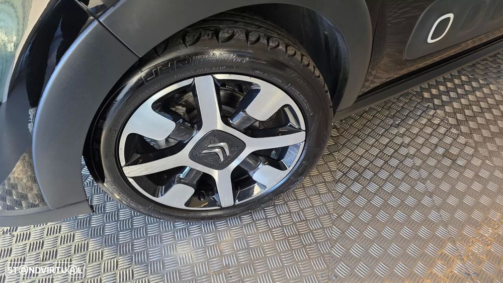 Citroën C3 1.2 PureTech Shine - 28