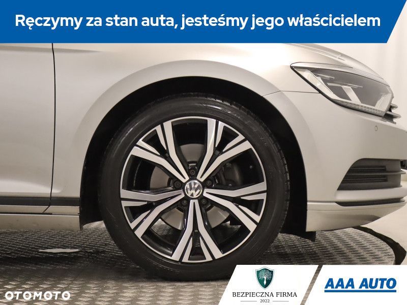 Volkswagen Passat - 16