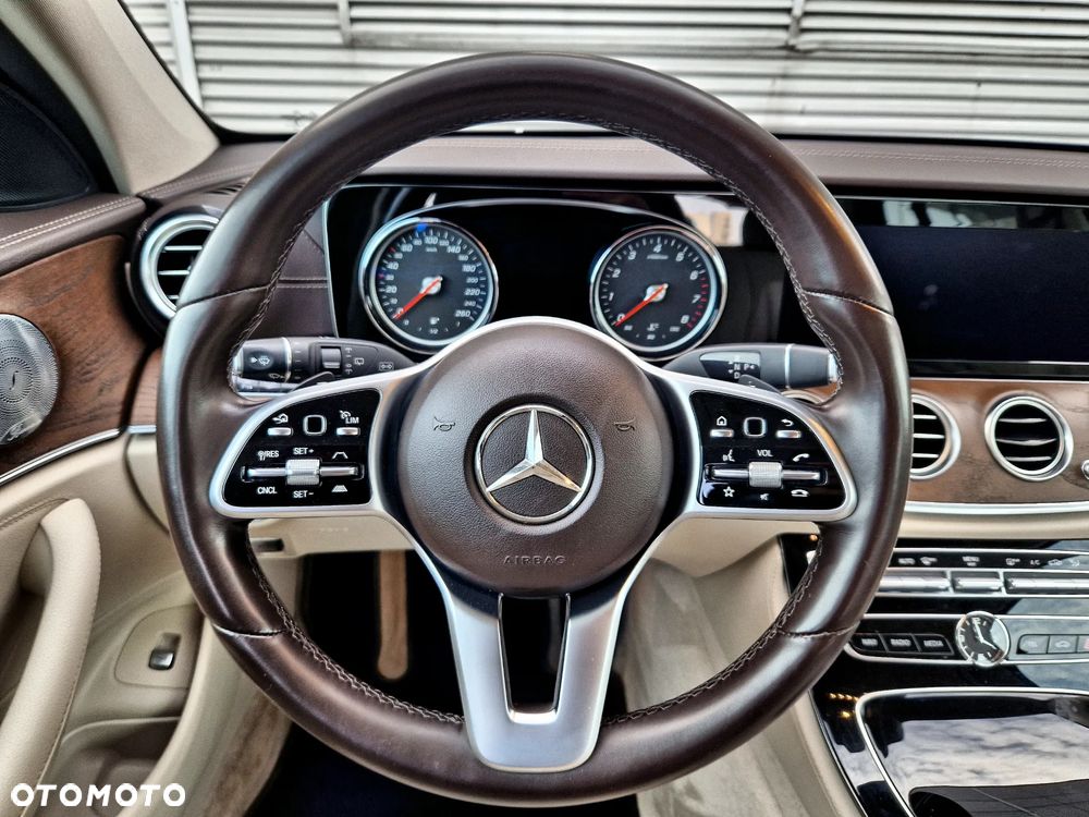 Mercedes-Benz Klasa E 450 4Matic 9G-TRONIC Exclusive - 35