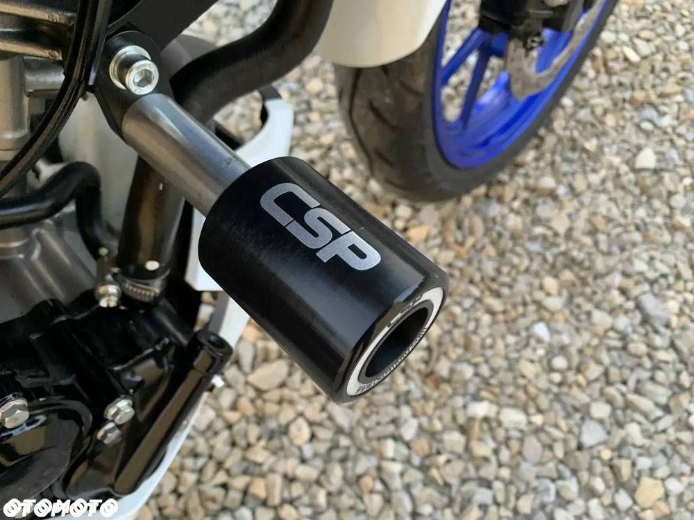 Suzuki GSX - 33