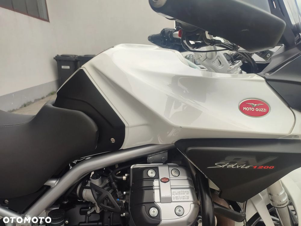 Moto Guzzi Stelvio - 20