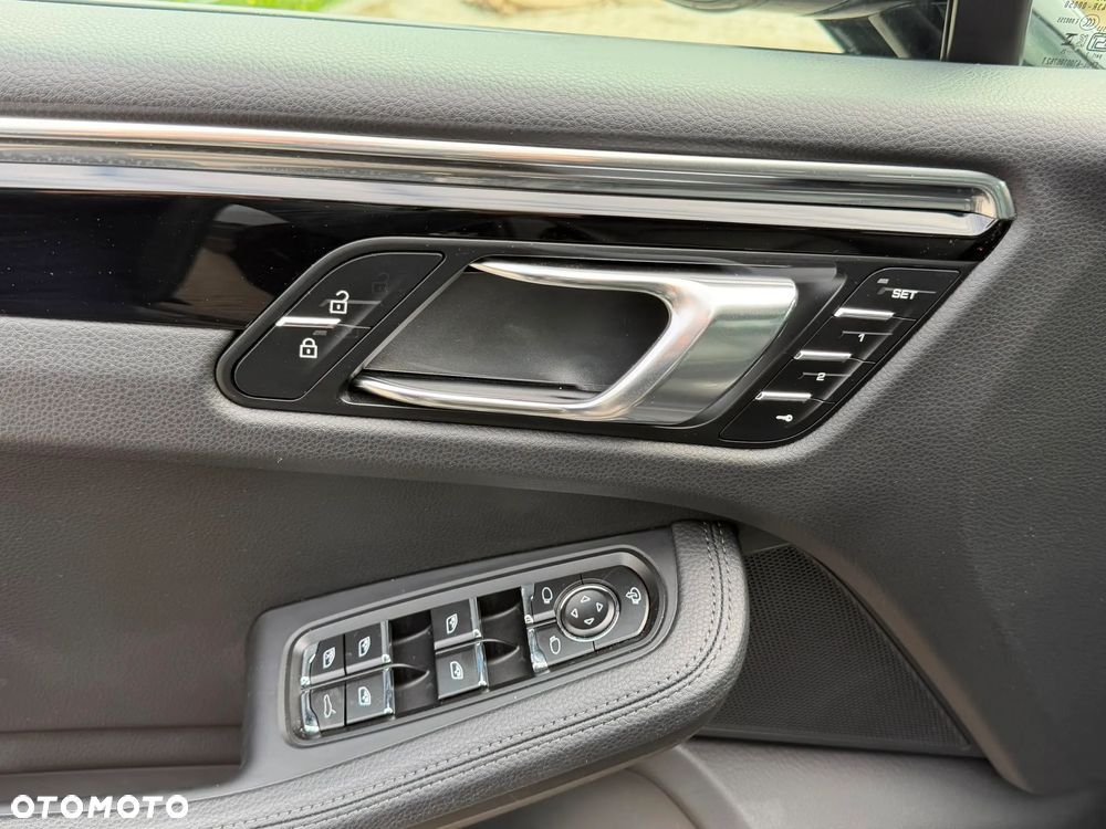 Porsche Macan T PDK - 32