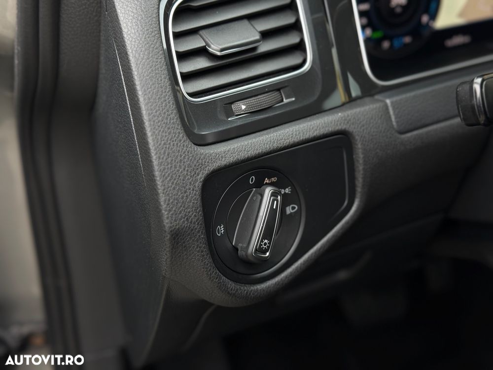 Volkswagen e-Golf - 20