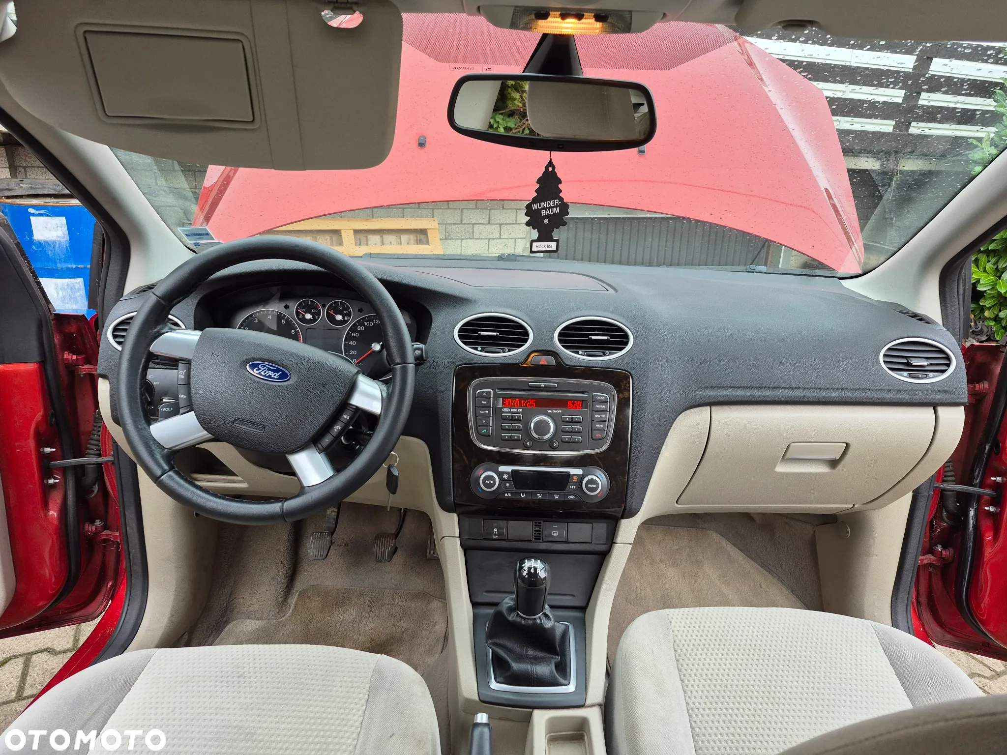 Ford Focus 1.8 Ghia - 19