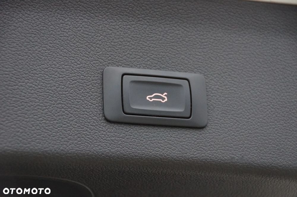Audi A4 Avant 2.0 TDI clean diesel Quattro - 31