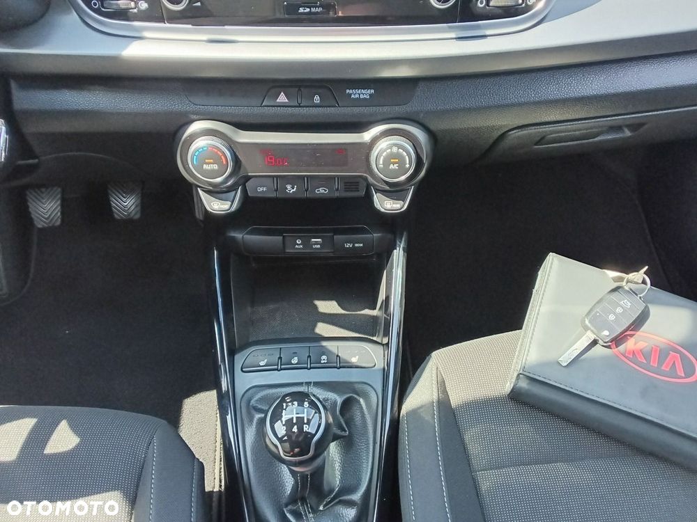 Kia Rio - 16
