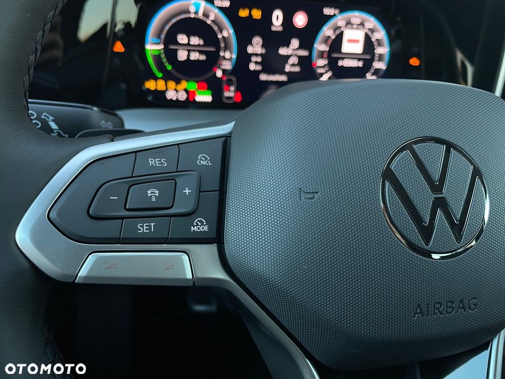 Volkswagen Golf - 16