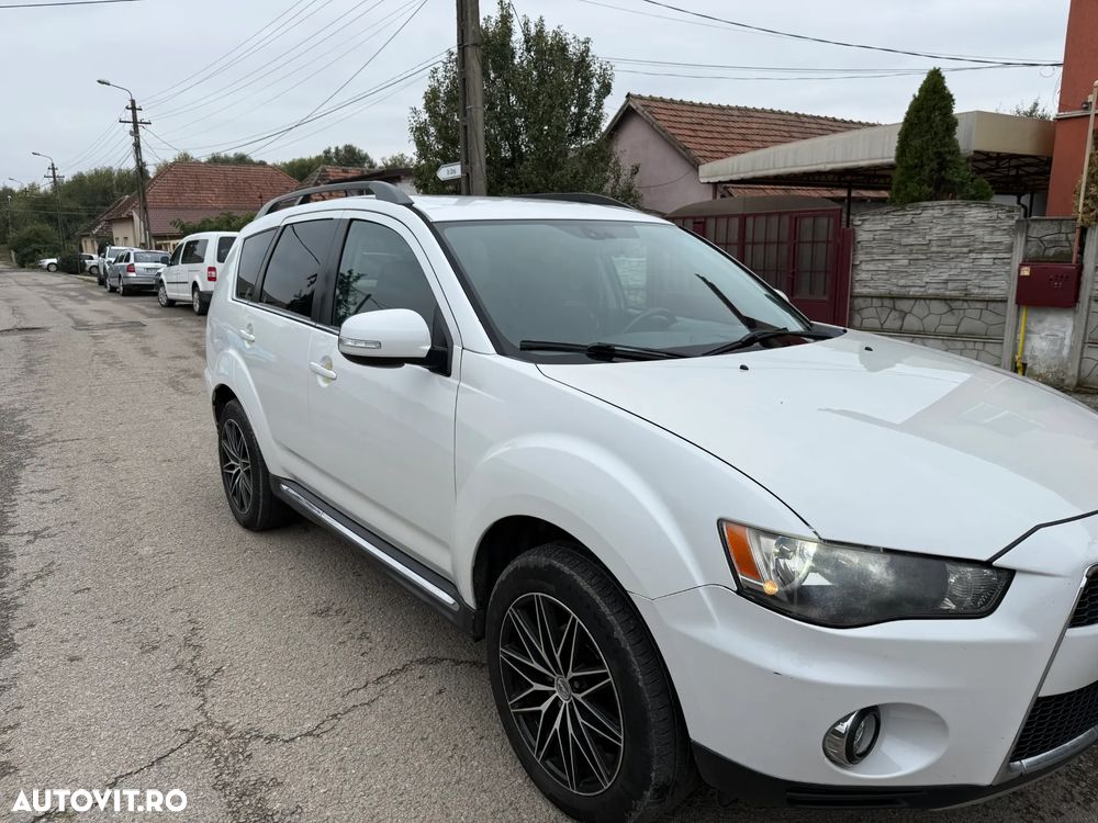 Mitsubishi Outlander 2.2 DI-D Intense A13 - 2
