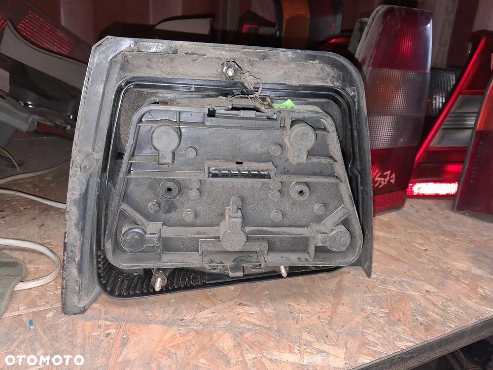 LAMPA TYLNA PRAWA FSO  POLONEZ CARO PLUS - 2