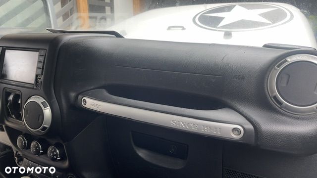 Jeep Wrangler - 23