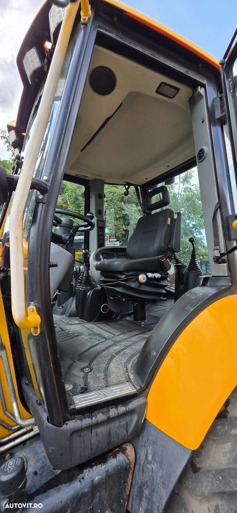 JCB 3CX - 16