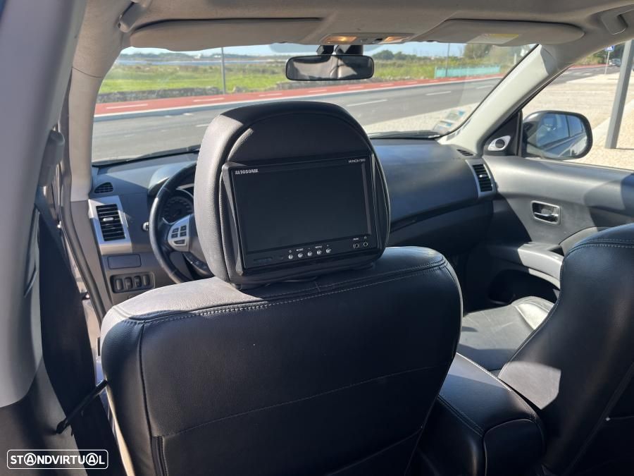Mitsubishi Outlander 2.0 DI-D Intense+ 4WD - 11