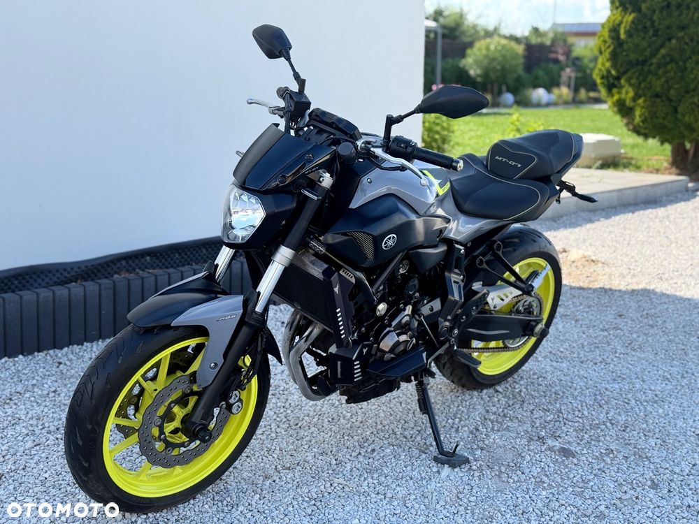 Yamaha MT - 12