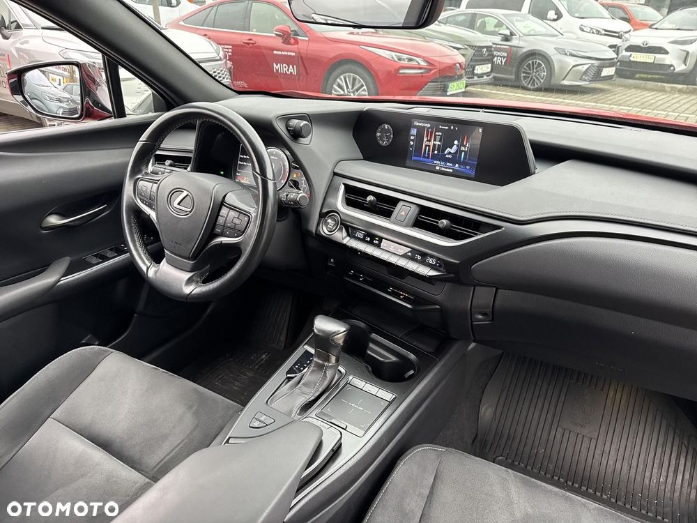 Lexus UX - 21