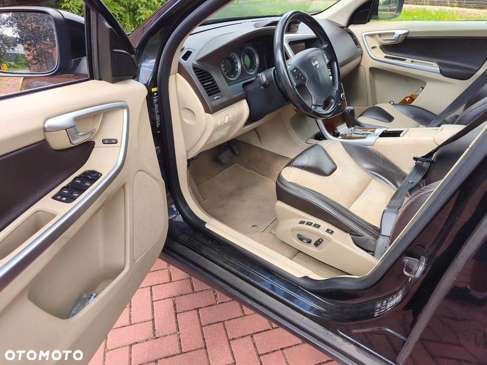 Volvo XC 60 2.4D AWD - 12