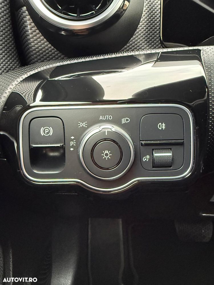 Mercedes-Benz A 200 Sedan 7G-DCT Edition 19 - 23