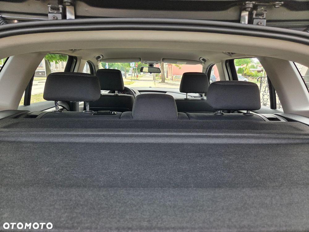 BMW X1 sDrive18i - 11