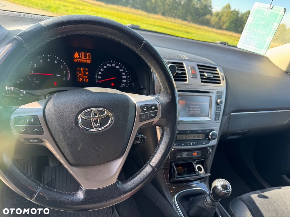 Toyota Avensis 1.8 Premium - 8