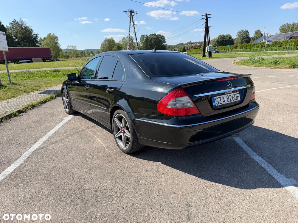 Mercedes-Benz Klasa E 200 NGT BlueEff - 4