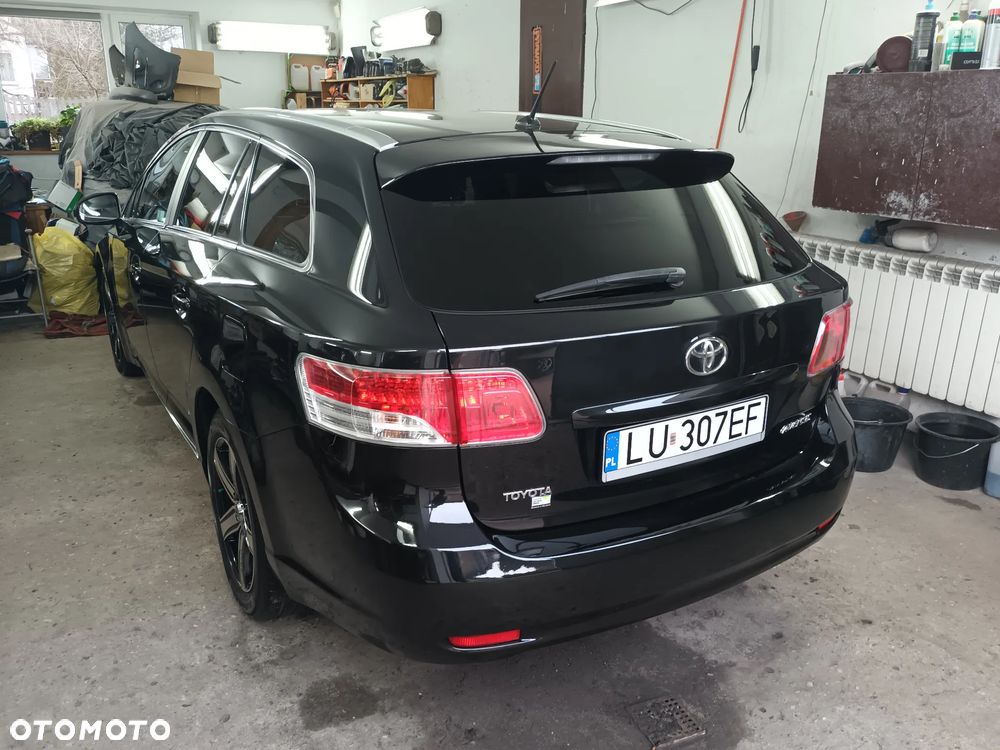Toyota Avensis 1.8 Premium EU5 - 6