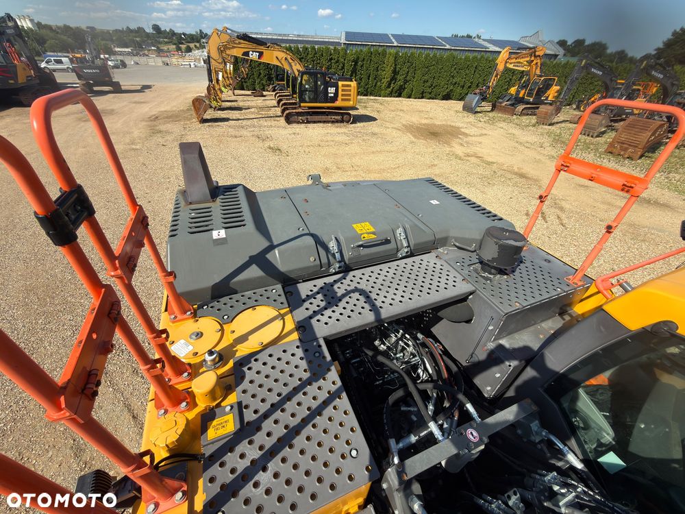 Volvo EC 250 EL - 11