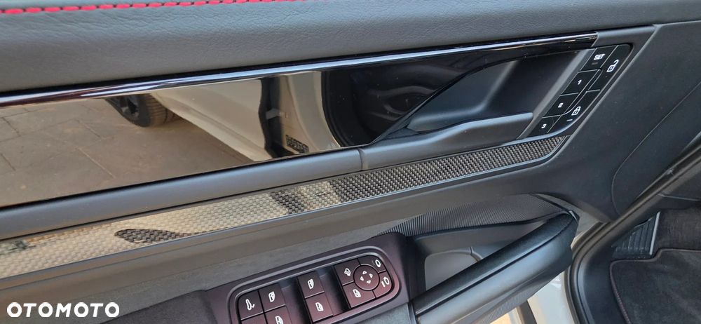 Porsche Cayenne - 14