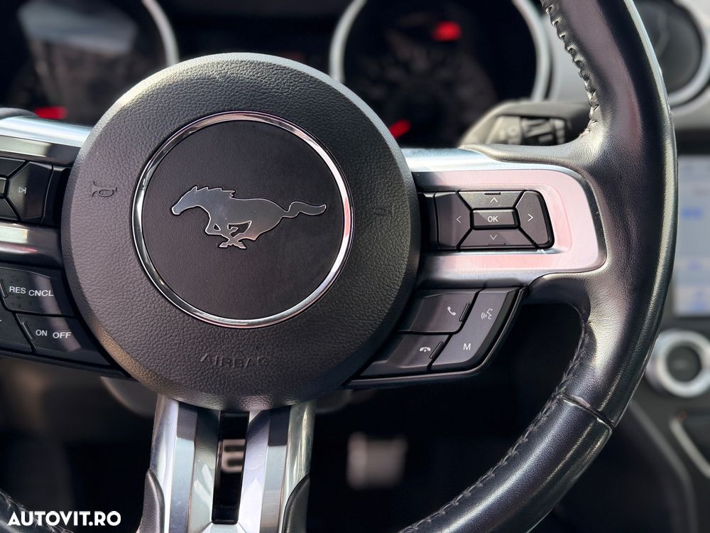 Ford Mustang - 8