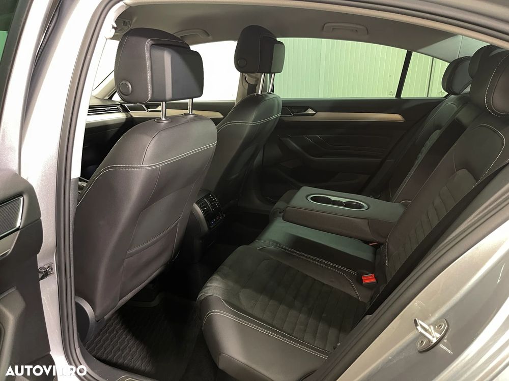 Volkswagen Passat 2.0 TDI DSG Highline - 11