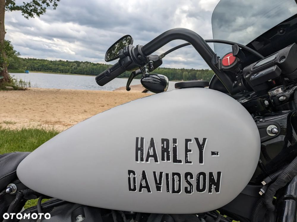 Harley-Davidson Softail Street Bob - 8