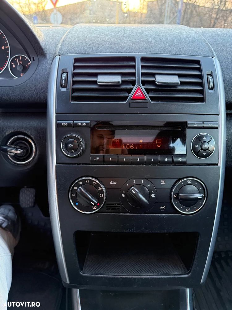 Mercedes-Benz A - 16