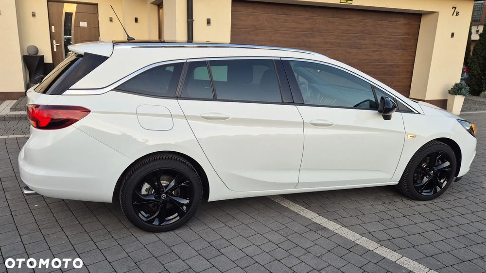 Opel Astra 1.6 T Dynamic S&S - 9