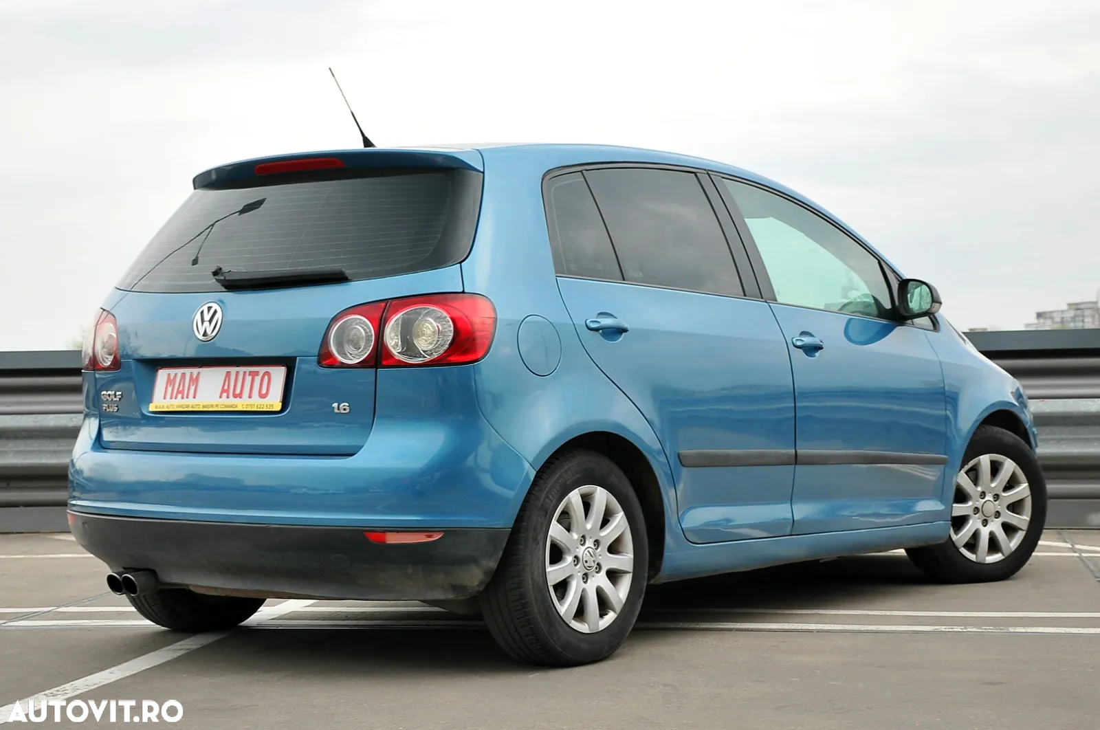 Volkswagen Golf Plus 1.6 FSI Comfortline - 4