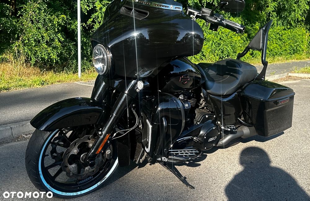 Harley-Davidson Touring Street Glide - 18