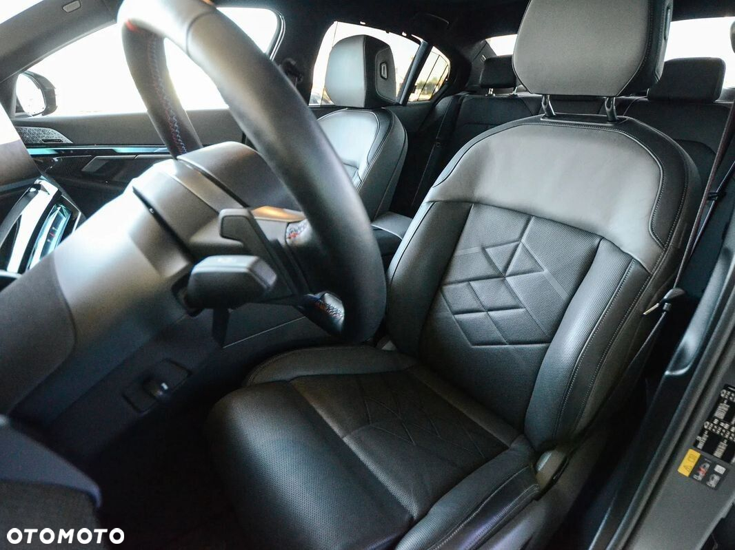 BMW i5 83.9kWh M60 xDrive - 36