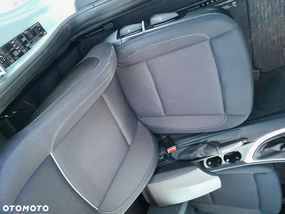 BMW Seria 1 118i Edition Sport - 11