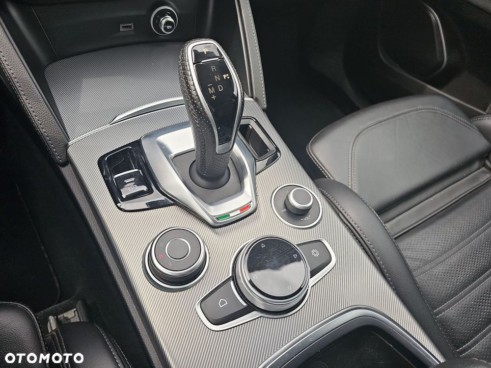Alfa Romeo Stelvio 2.0 Turbo Veloce Q4 - 27
