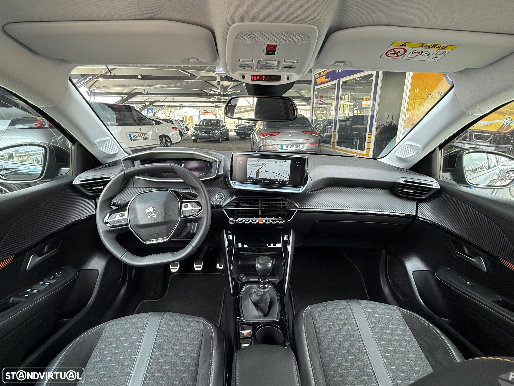 Peugeot 208 1.2 PureTech Allure - 33