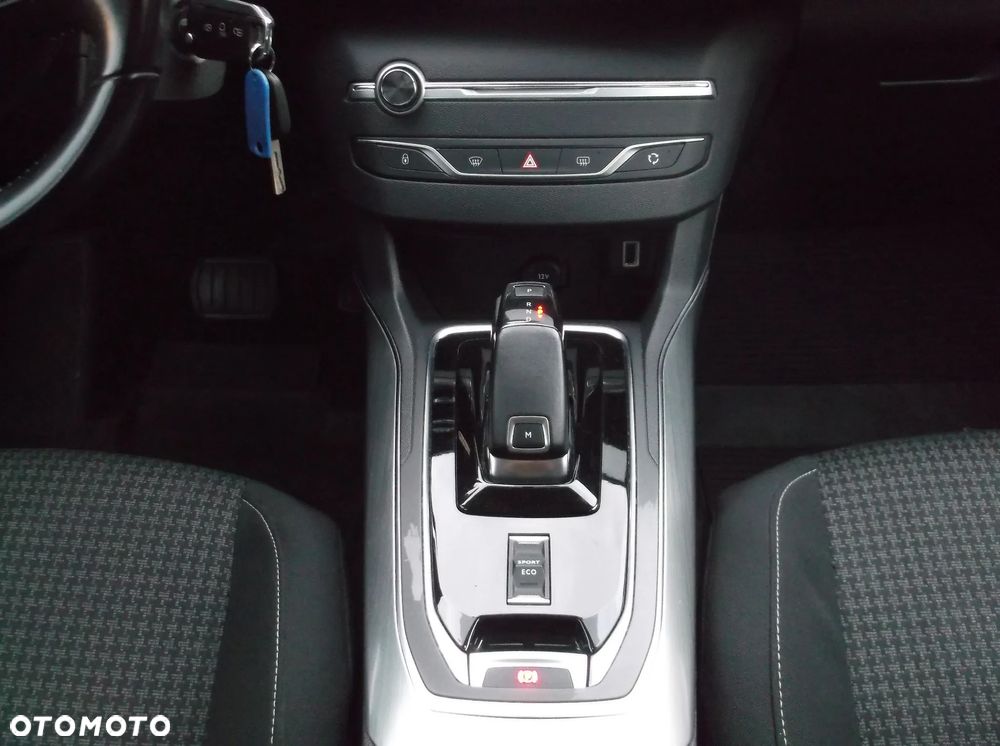 Peugeot 308 PureTech 130 GPF EAT8 Black Edition - 15