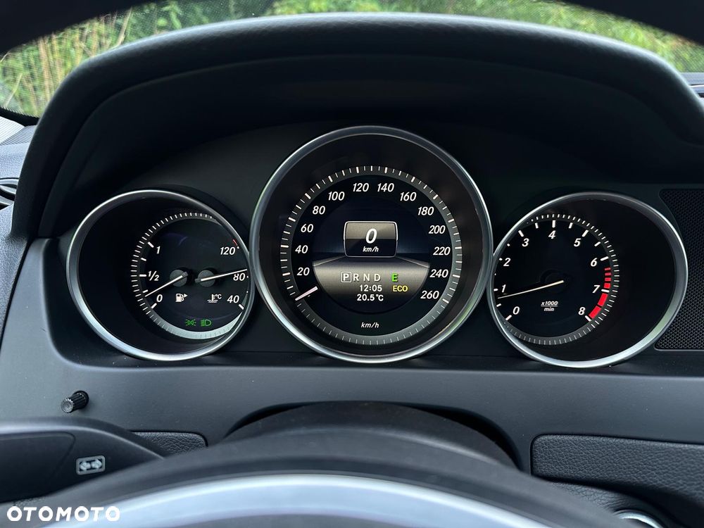 Mercedes-Benz Klasa C 250 CGI BlueEff Avantgarde - 30