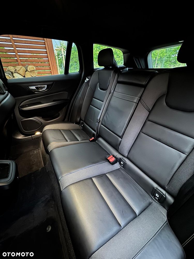 Volvo V60 B3 B R-Design - 19