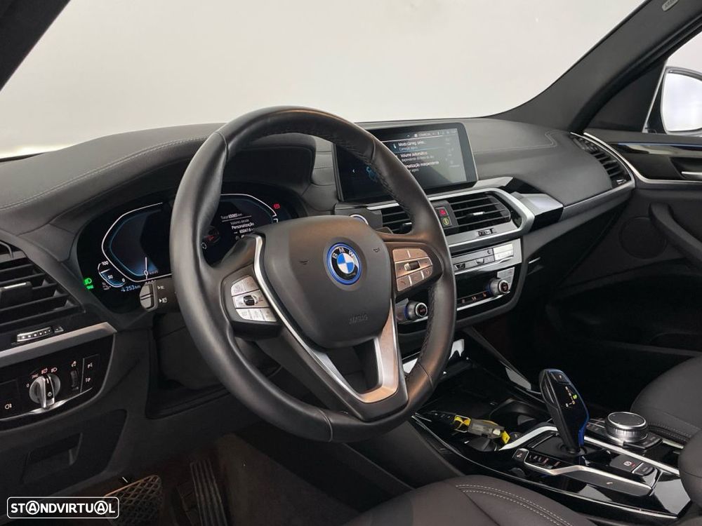 BMW iX3 Inspiring - 17