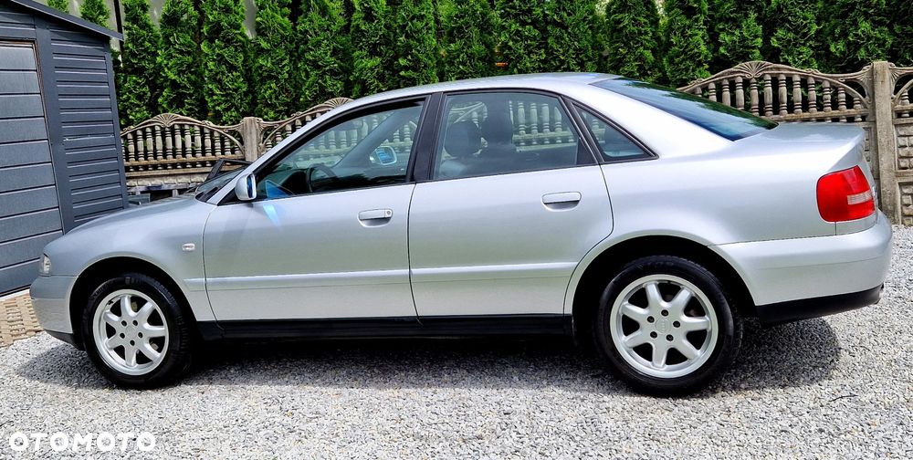 Audi A4 Limousine - 5