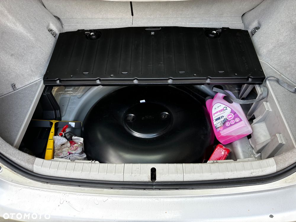 Toyota Prius - 10