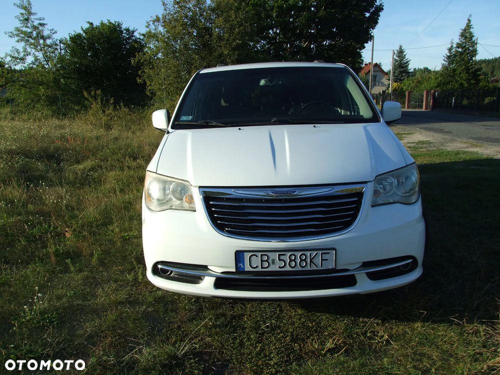Chrysler Town & Country - 9