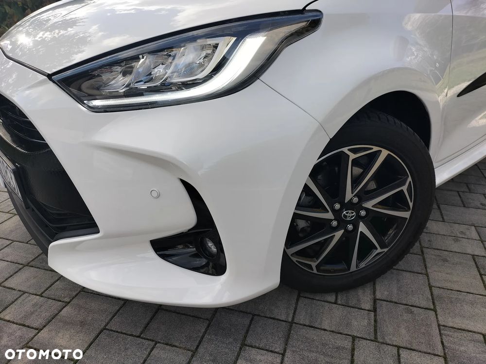 Toyota Yaris Hybrid 1.5 Executive - 11